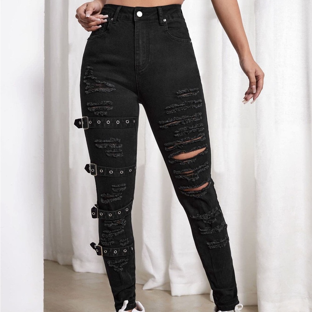 Stylish Black Distressed Women's Jeans